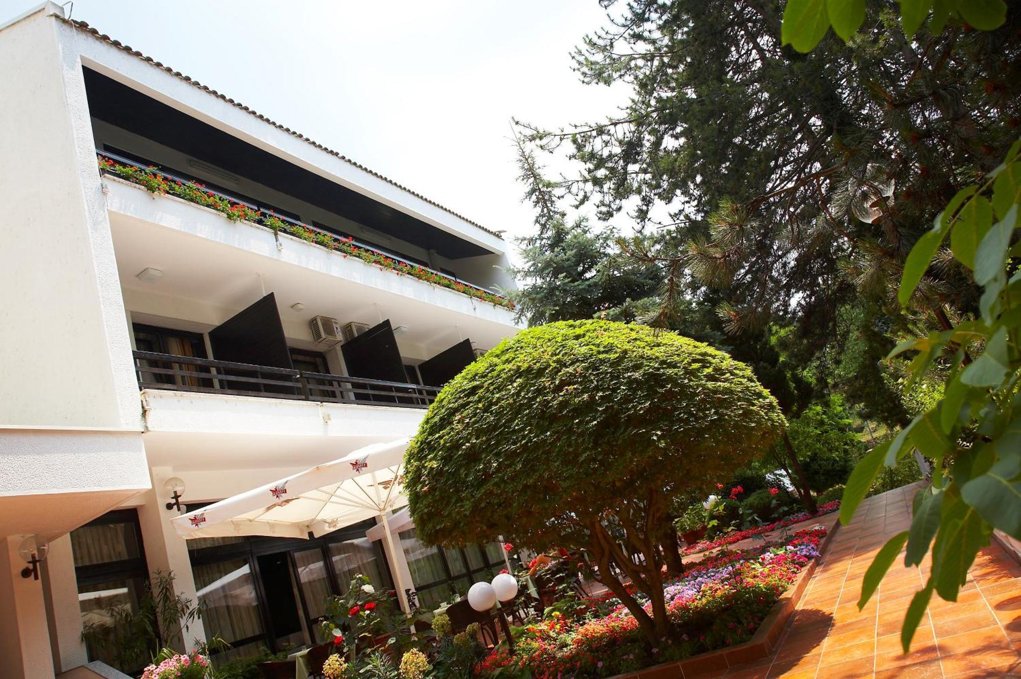 Hotel Pela Ohrid Buitenkant foto
